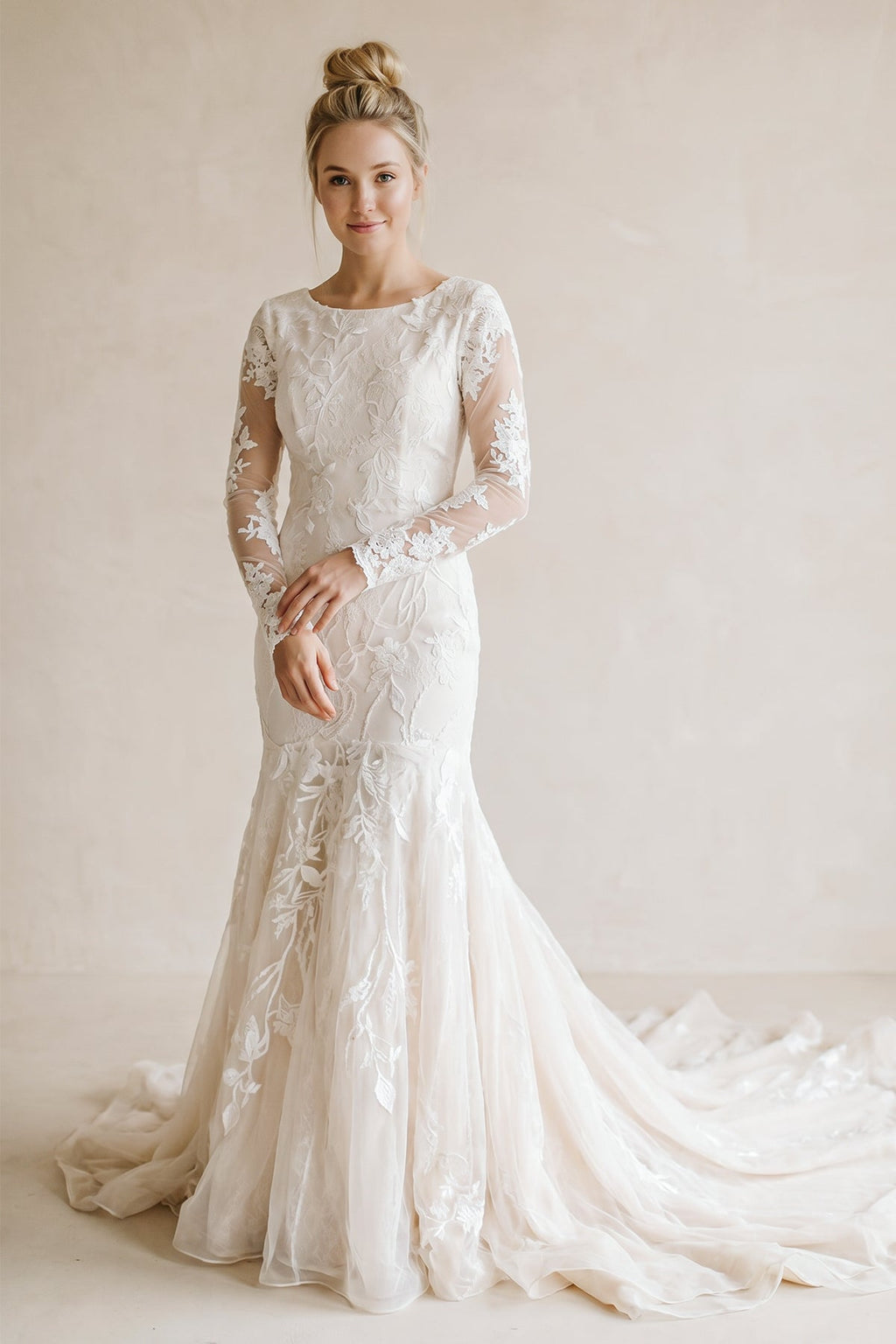 Gorgeous Boho Lace Long-Sleeves Mermaid Appliques Wedding Dress